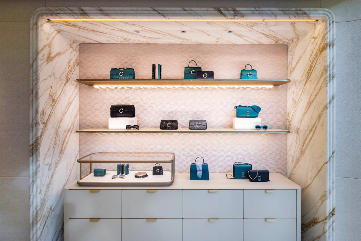 Classic elegant jewelry or watch store interior by Mascustom 2