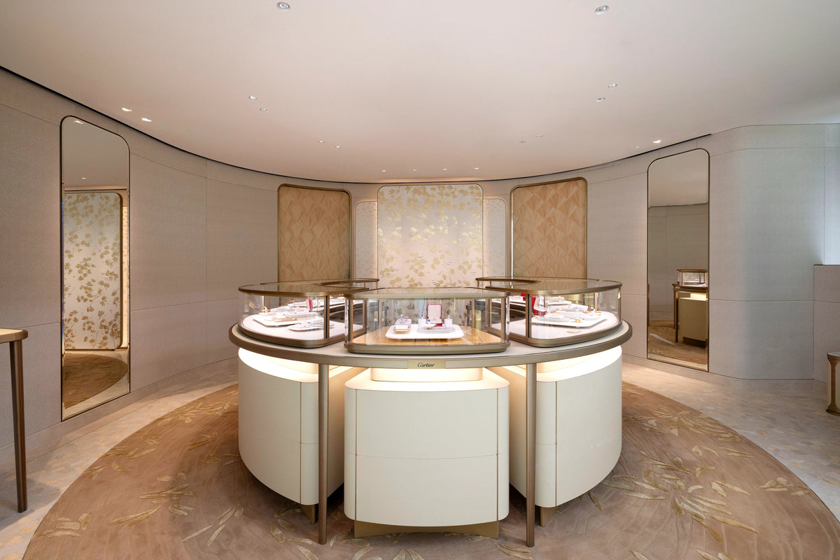Classic elegant jewelry or watch store interior by Mascustom 4