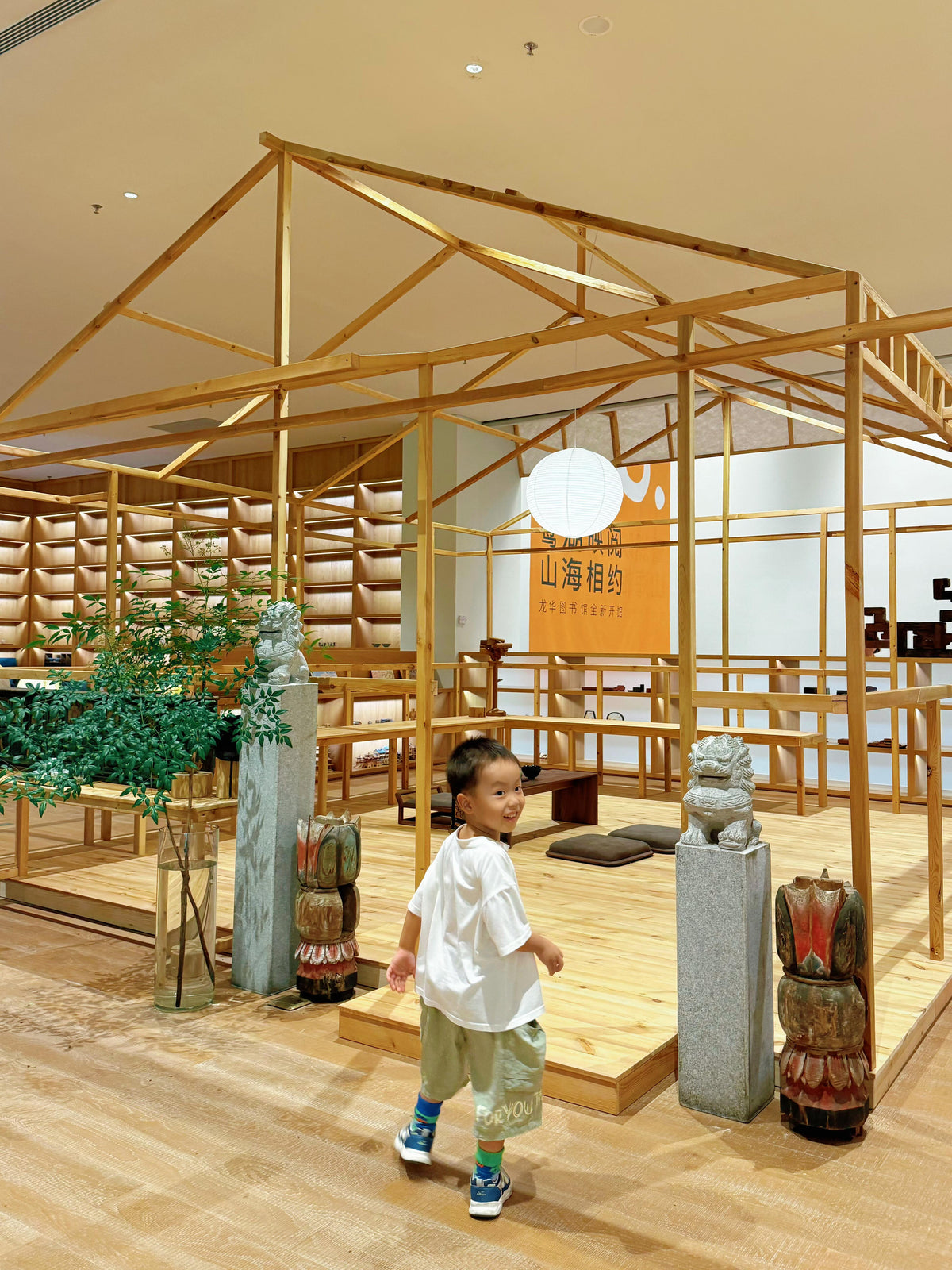 Retail interior by Mascustom