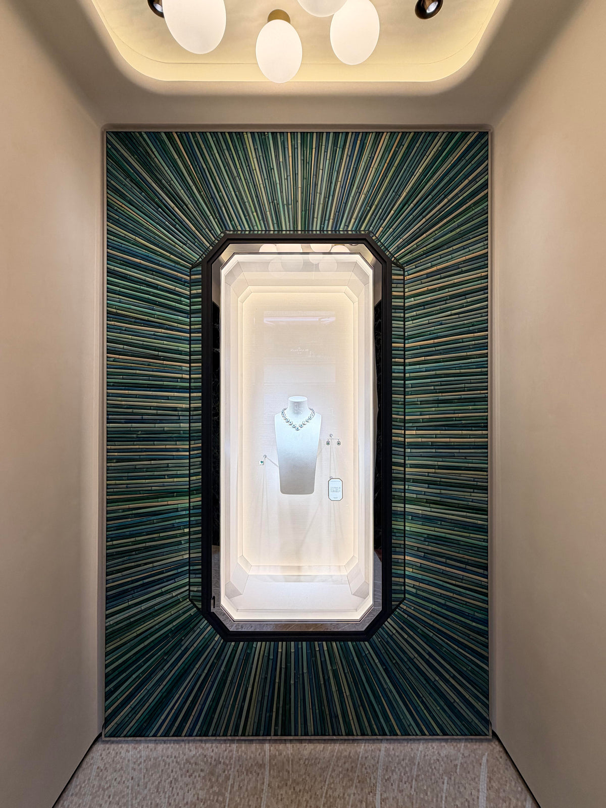 Art Deco inspired luxury retail interior by Mascustom 8
