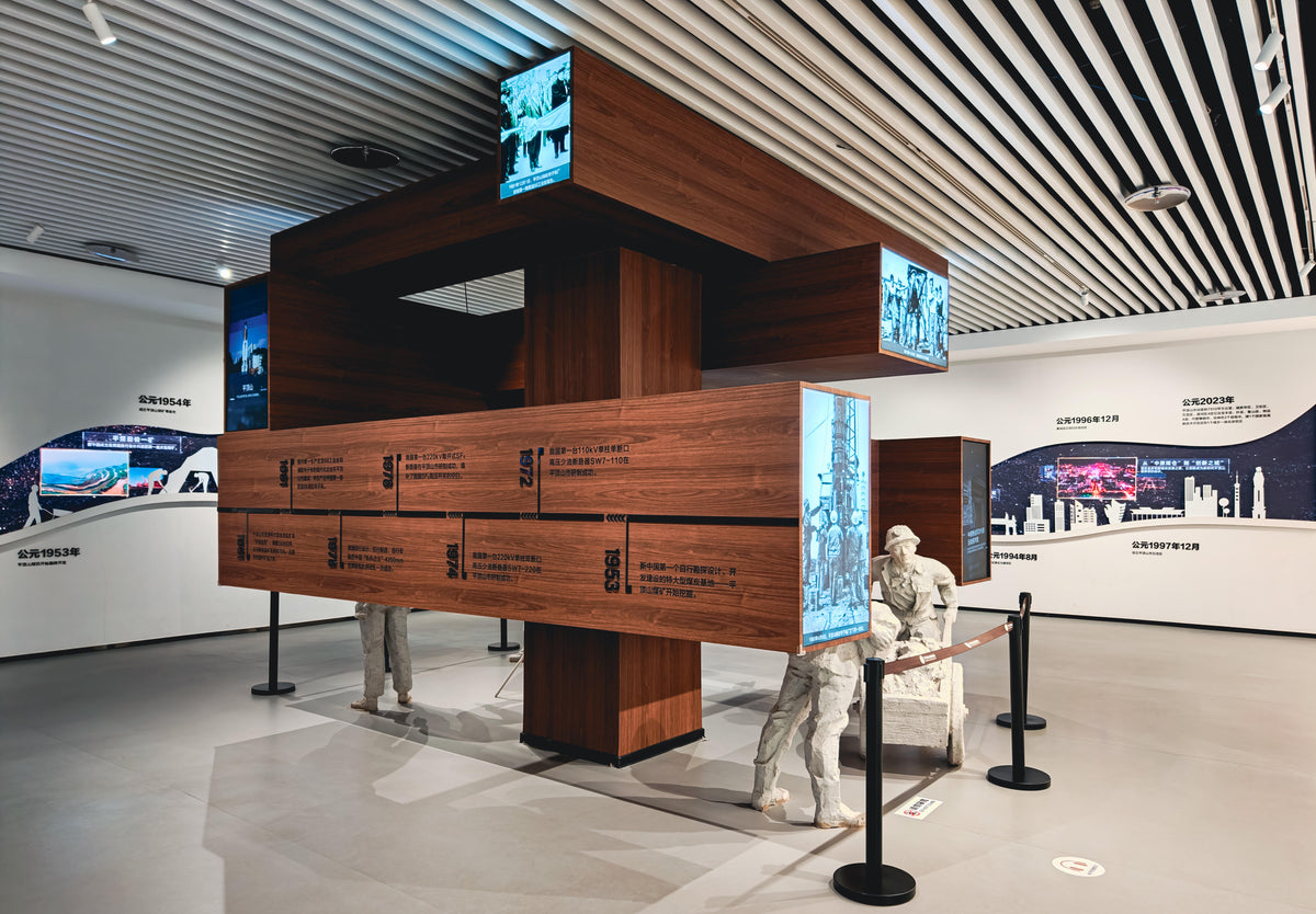 Retail interior by Mascustom