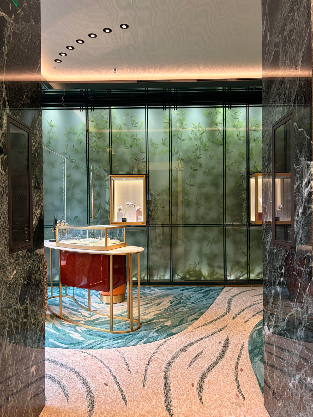 Art Deco inspired luxury retail interior by Mascustom 4
