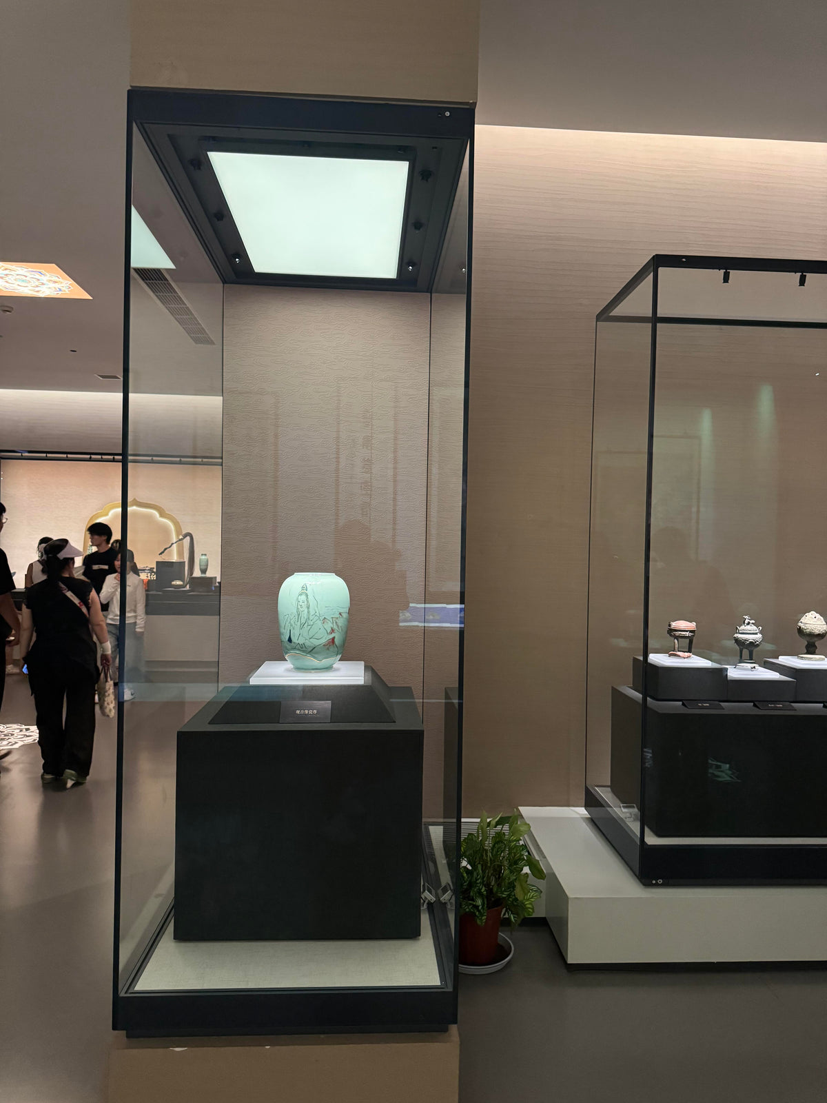Retail interior by Mascustom