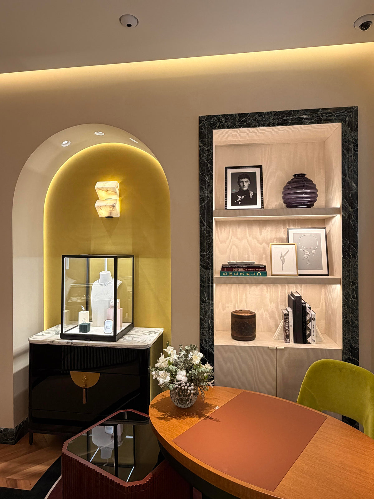 Retail interior by Mascustom