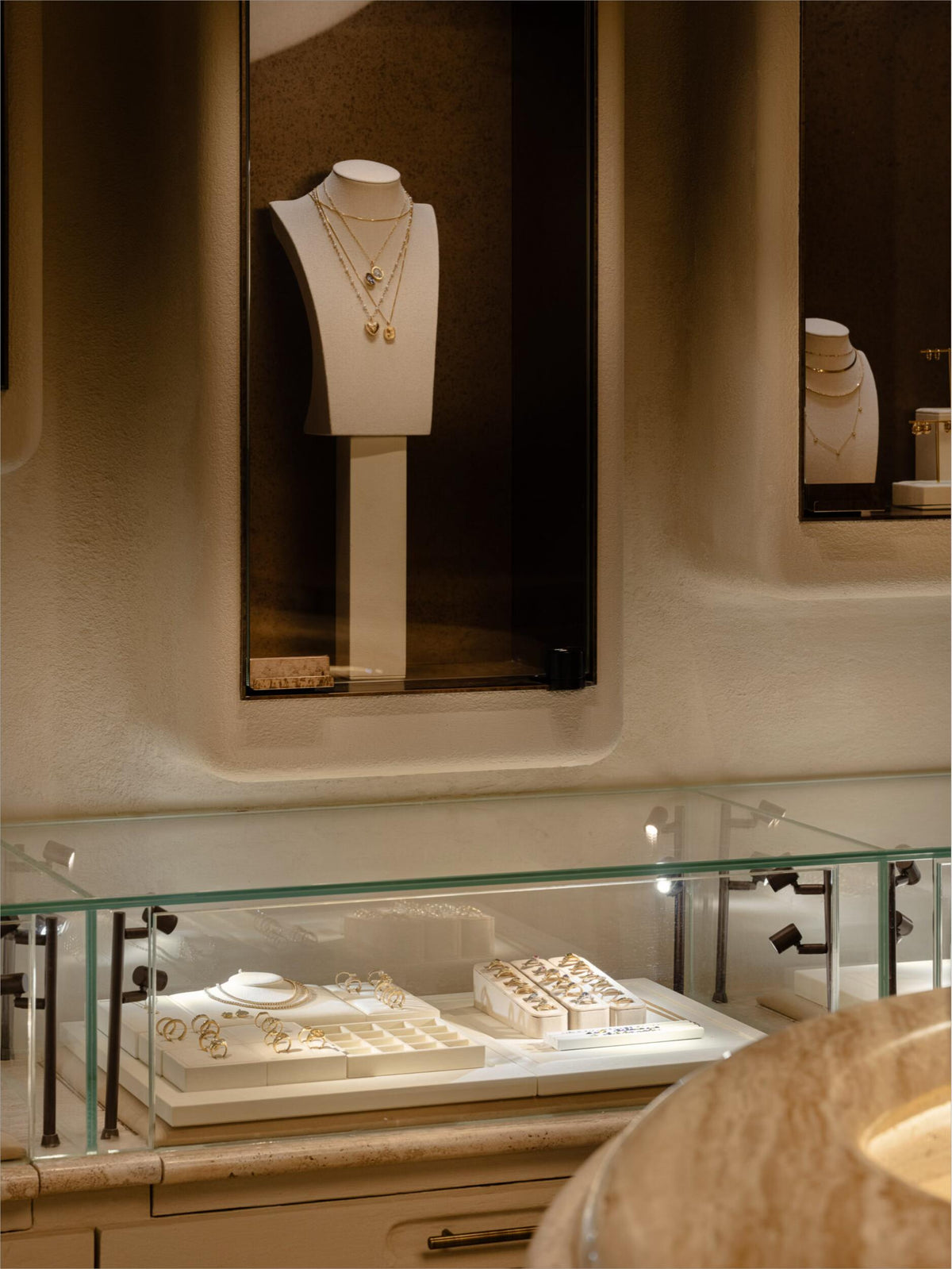 Warm natural retail interior and material palette by Mascustom 8