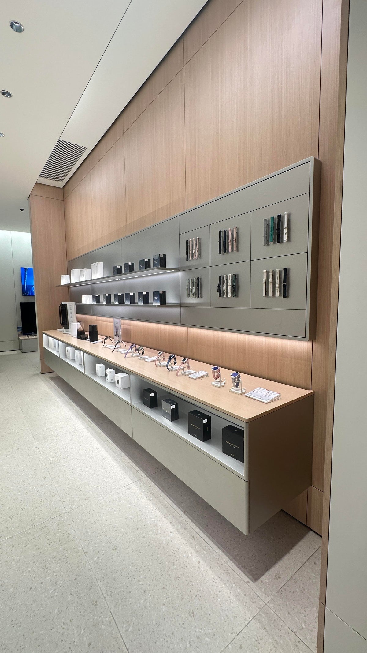 Futuristic technology led watch or jewelry store interior by Mascustom 5